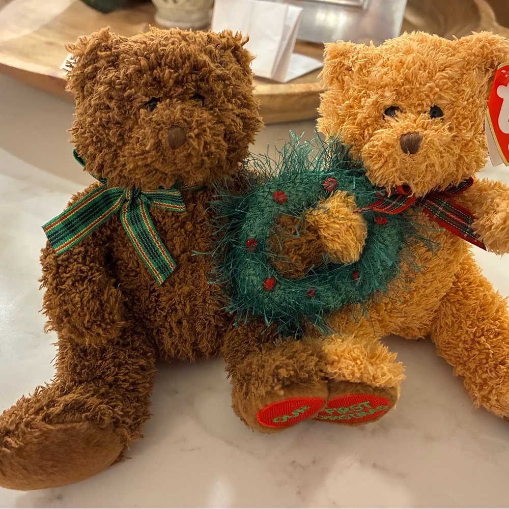 TY Holiday Teddy Bear with Festive Green Wreath “Our First Christmas” almost new